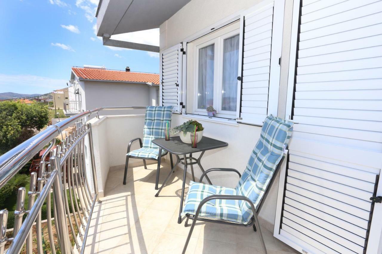 Apartman Kristian Трогир Экстерьер фото
