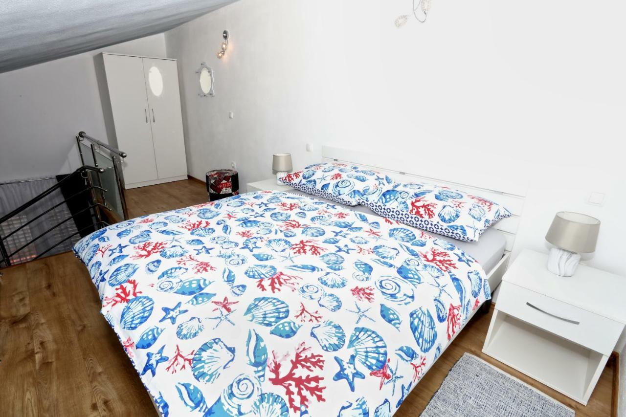 Apartman Kristian Трогир Экстерьер фото