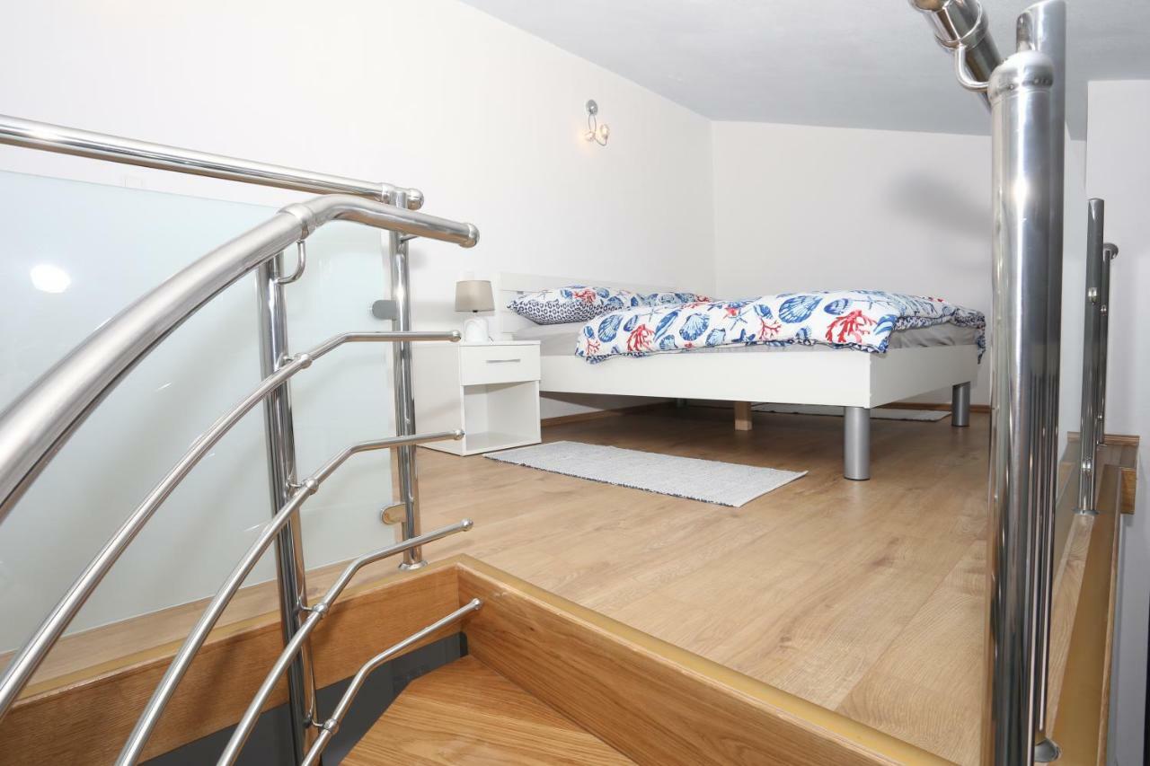 Apartman Kristian Трогир Экстерьер фото